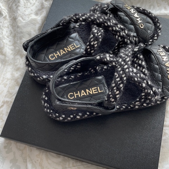 AUTHENTIC Chanel Rope Sandals - Picture 2 of 4